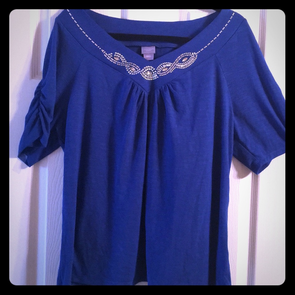 Laura Scott 1X stud jewel embelished V neck shirt